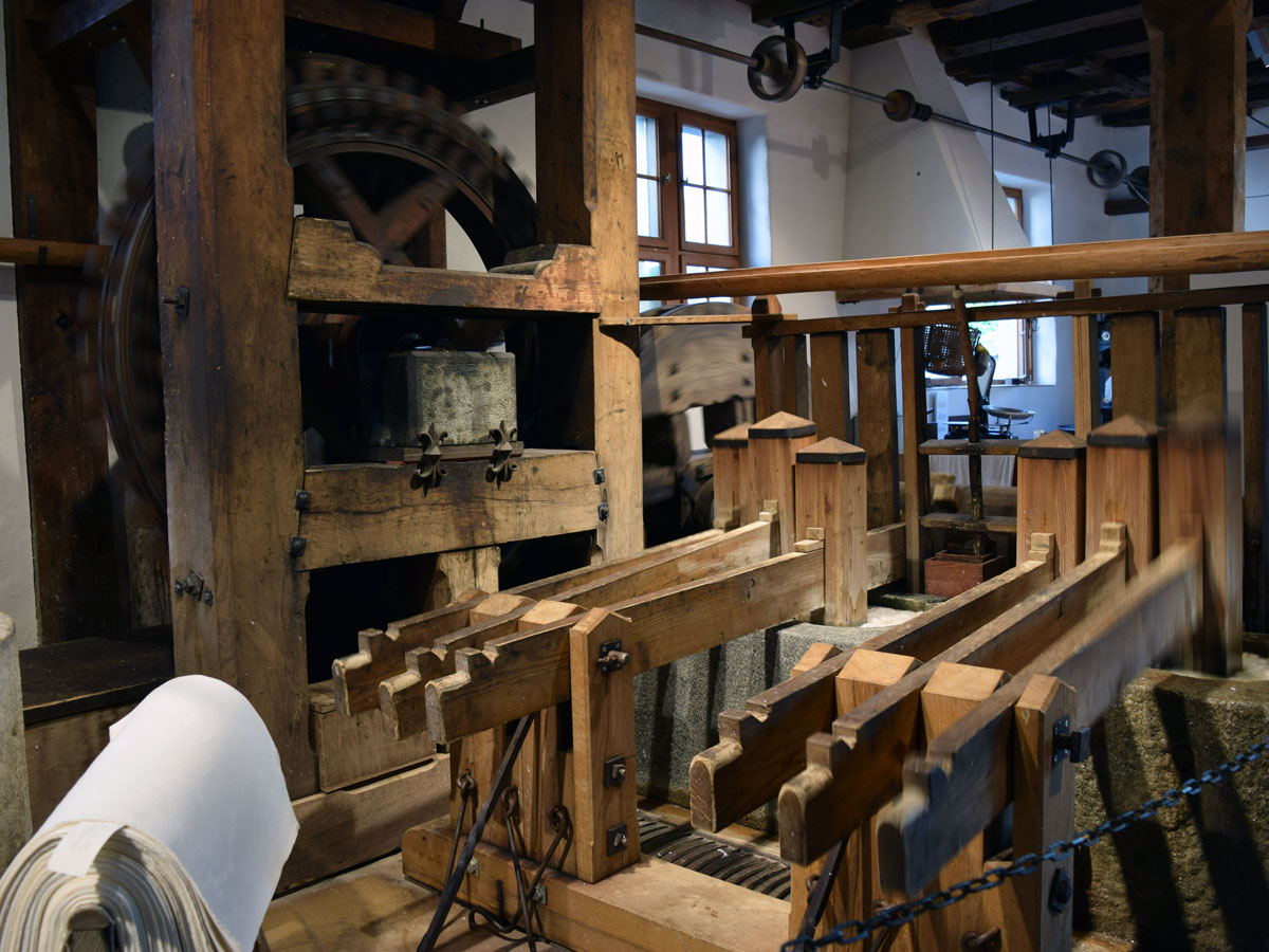 Live-Hörspiel in der Basler Papiermühle