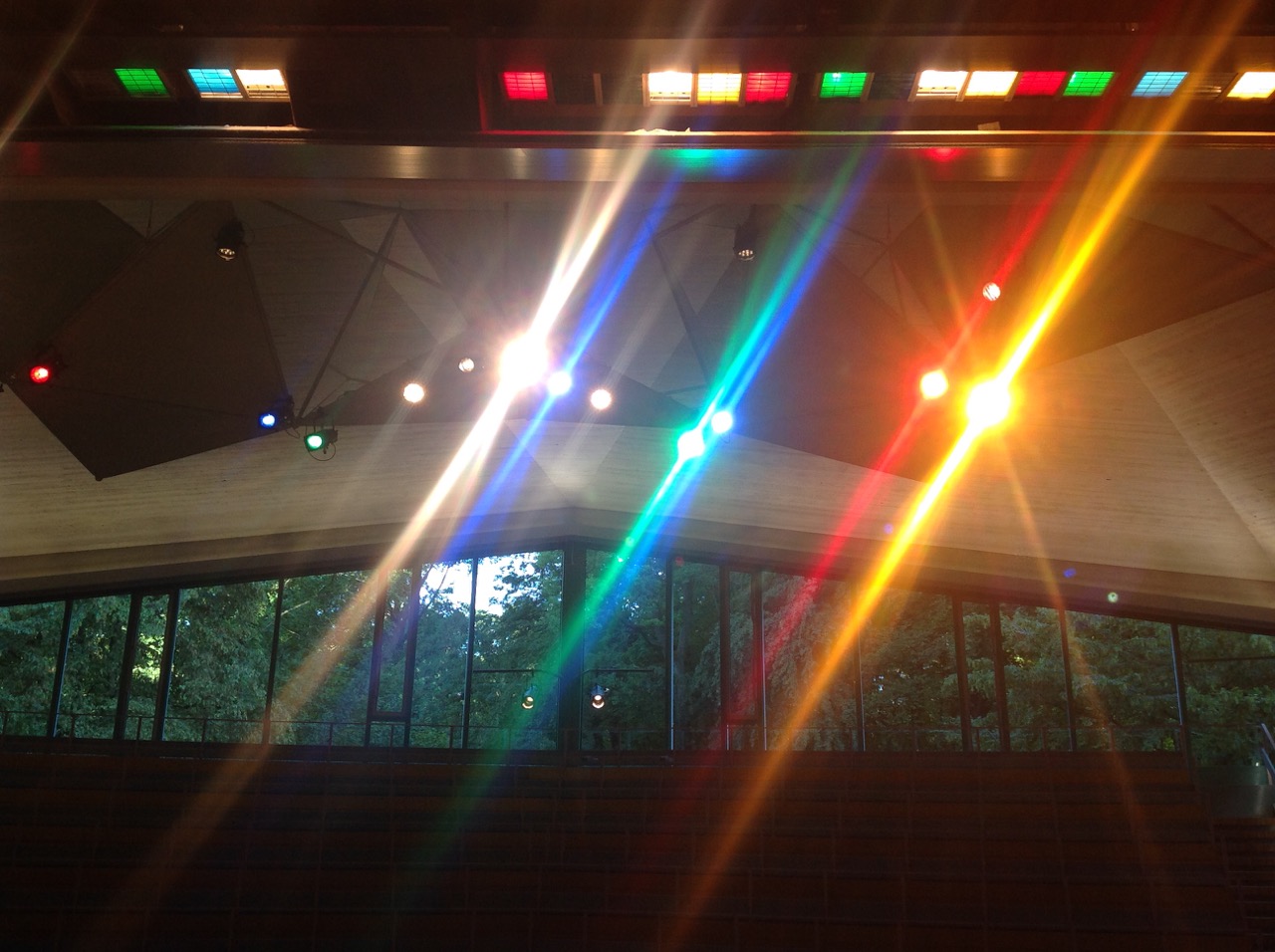 Rudolf Steiner Schule: Erneuerung Bühnentechnik