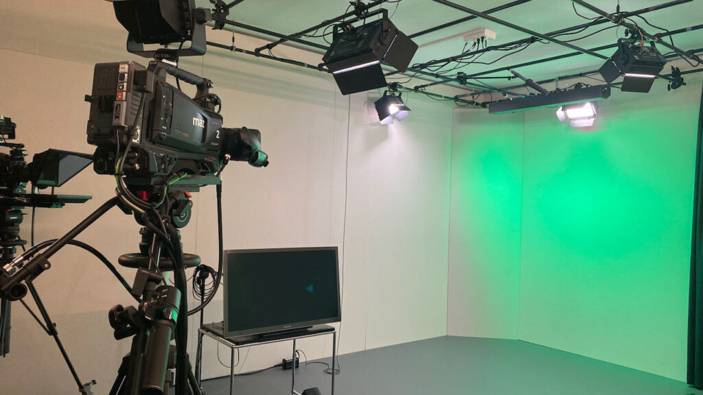 TV-Studio mit Greenscreen